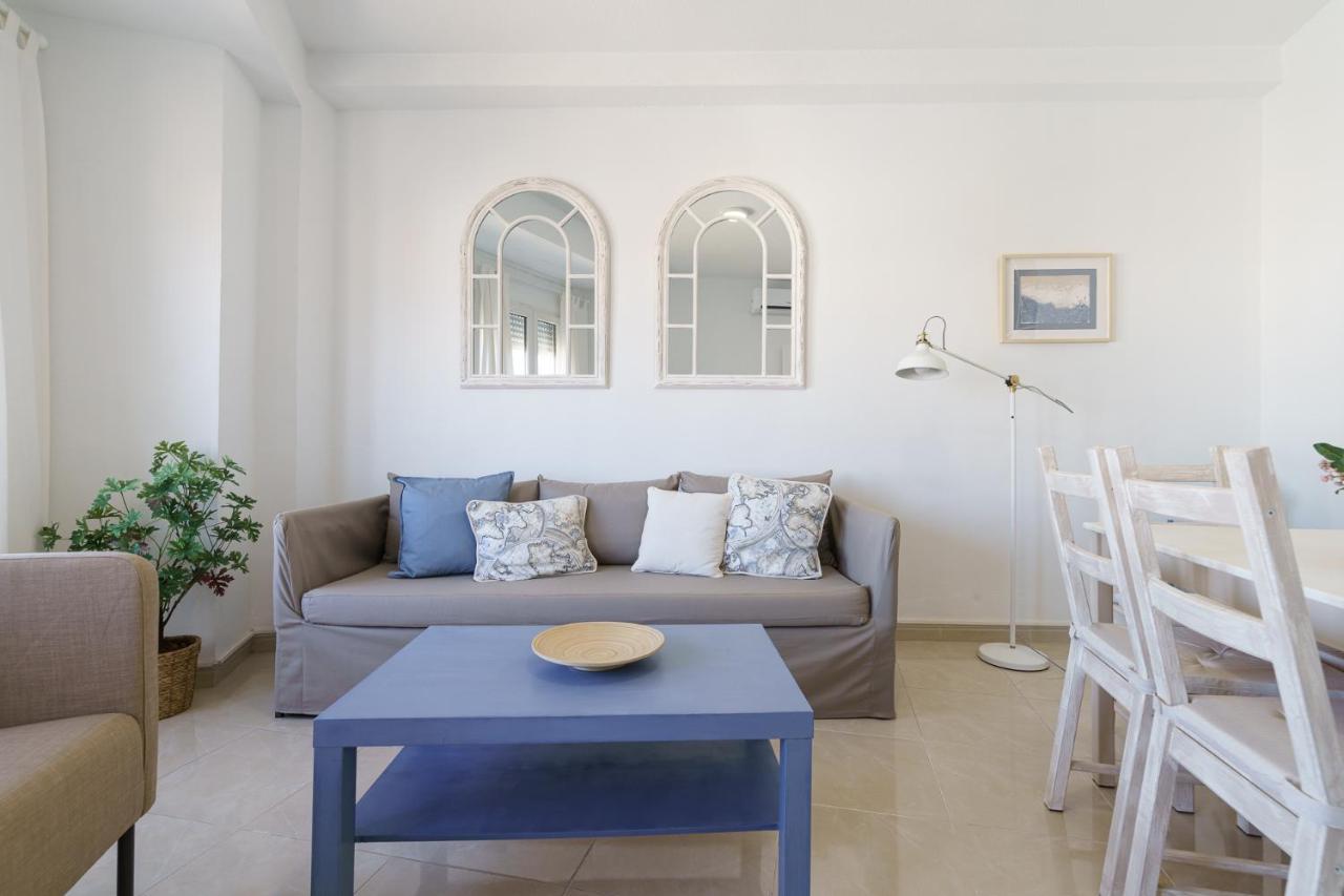 Maisuit Apartment Malaga City Center Buitenkant foto