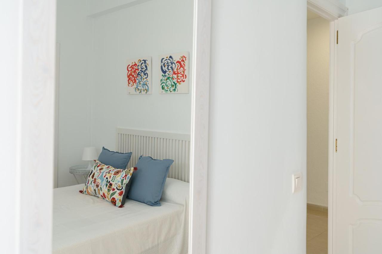 Maisuit Apartment Malaga City Center Buitenkant foto