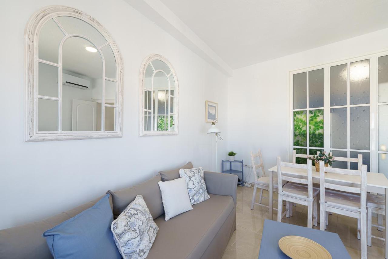 Maisuit Apartment Malaga City Center Buitenkant foto