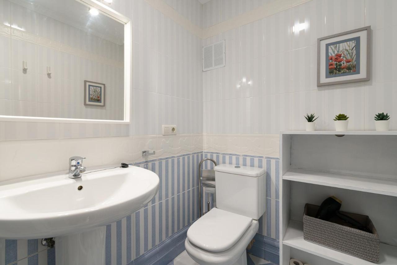 Maisuit Apartment Malaga City Center Buitenkant foto