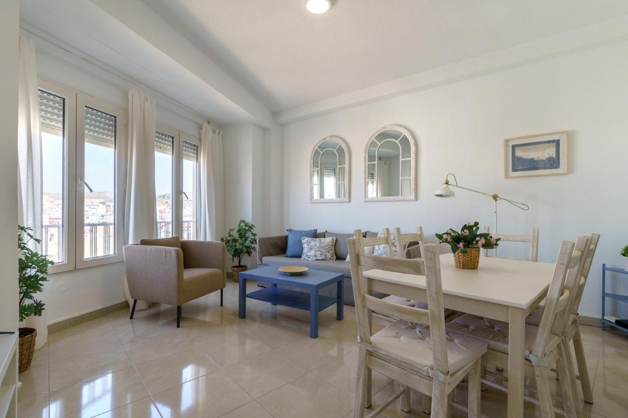 Maisuit Apartment Malaga City Center Buitenkant foto