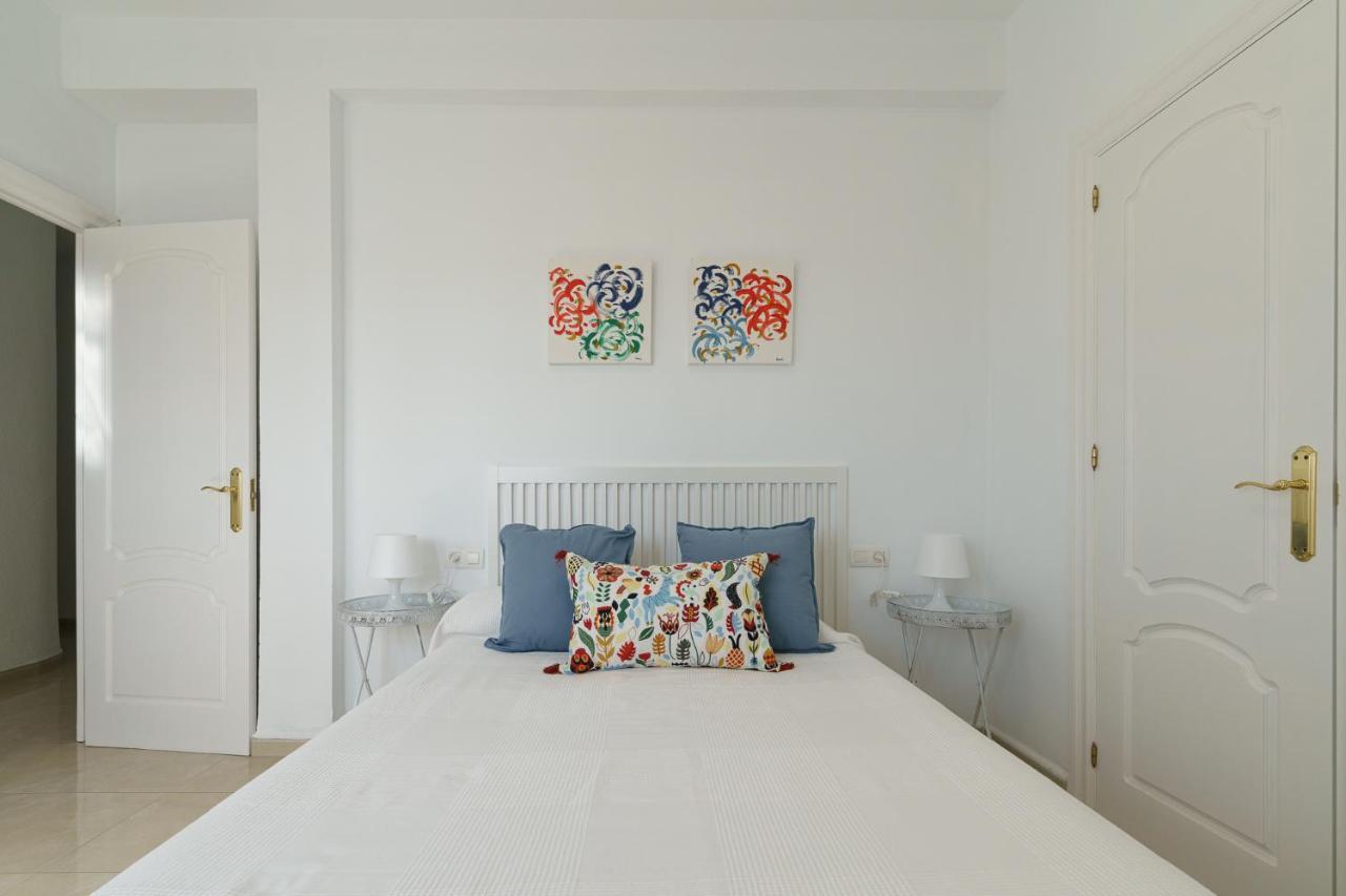 Maisuit Apartment Malaga City Center Buitenkant foto