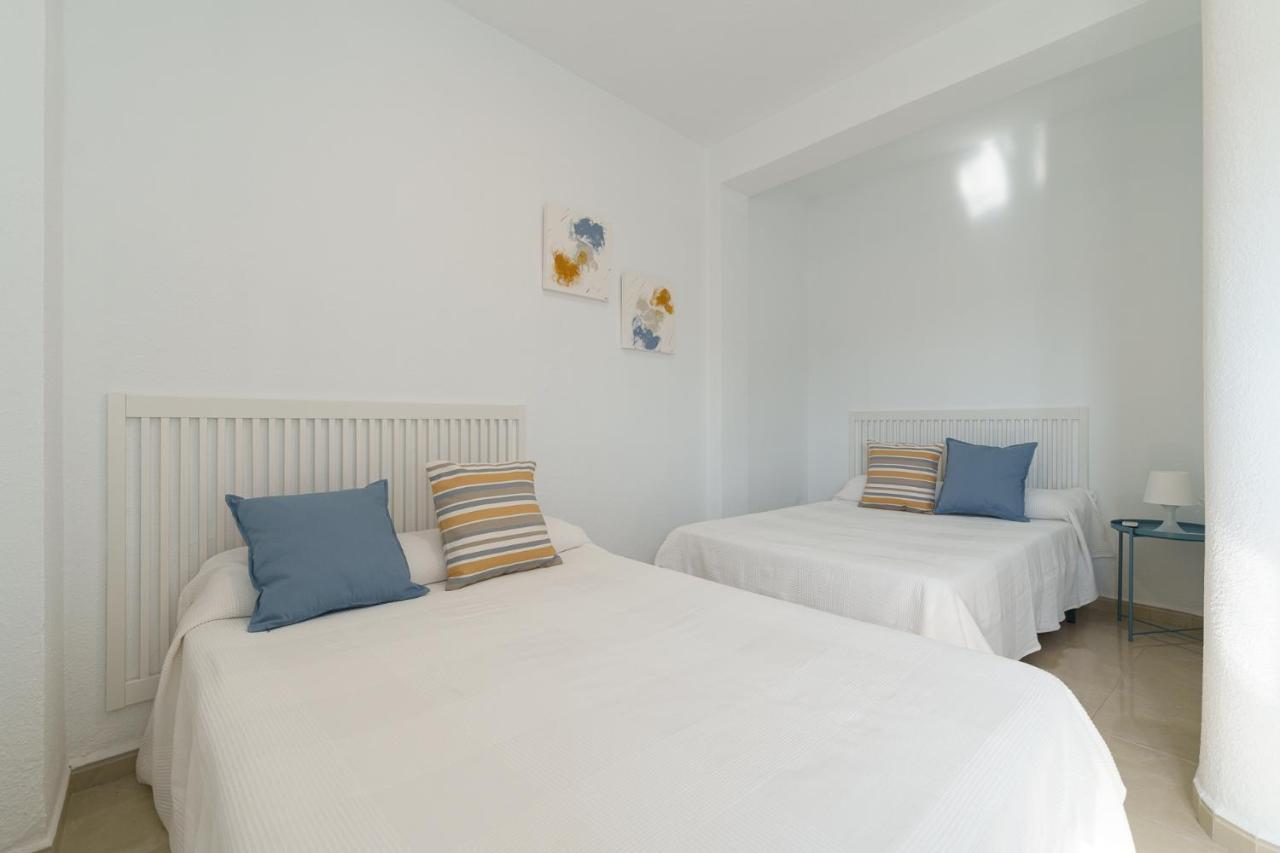 Maisuit Apartment Malaga City Center Buitenkant foto